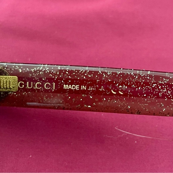 Gucci authentic Black Women's Sunglasses with Gold interlocking G accents. - Picture 7 of 12